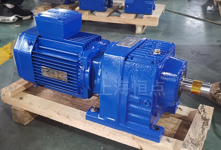 R47系列減速機配電機，藍色油漆實物照片