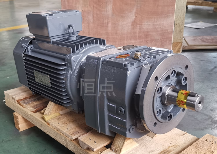 RF47系列減速機配直聯電機，立式安裝 輸出法蘭+軸 實物圖