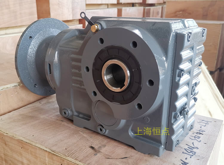 KA67減速機 輸入配B5圓法蘭 輸出通孔 實物圖 -恒點原創