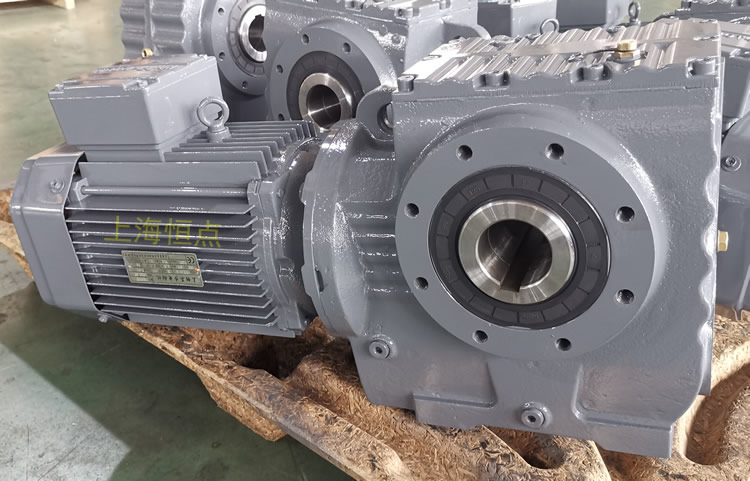 SA77系列減速機輸入配電機，輸出通孔，常用件實物圖