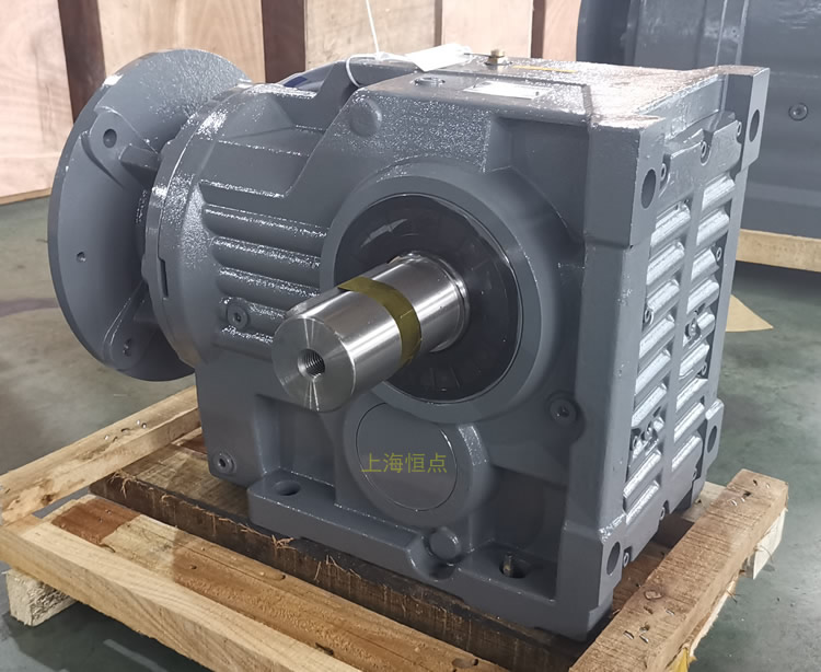 K97減速機，輸入配電機法蘭端蓋，右輸出單軸，實物圖如下